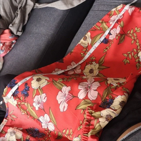 NWOT Floral wrap blouse - Picture 12 of 13